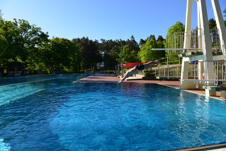 Freibaderöffnung Foto Stadt Lauf