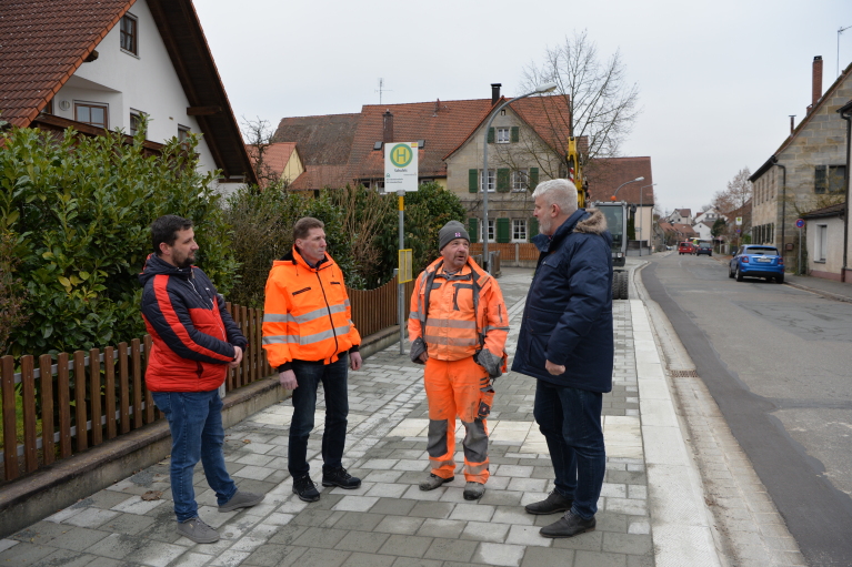 Gehsteig Neunkirchener Straße Kirchmayer