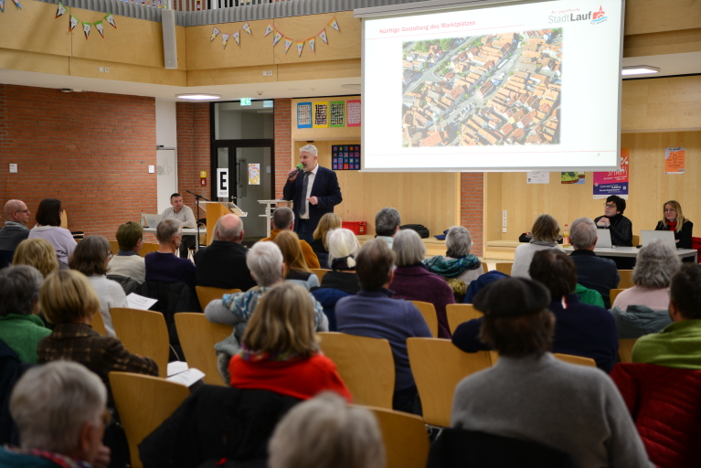 Bürgerversammlung Marktplatz Foto Kirchmayer