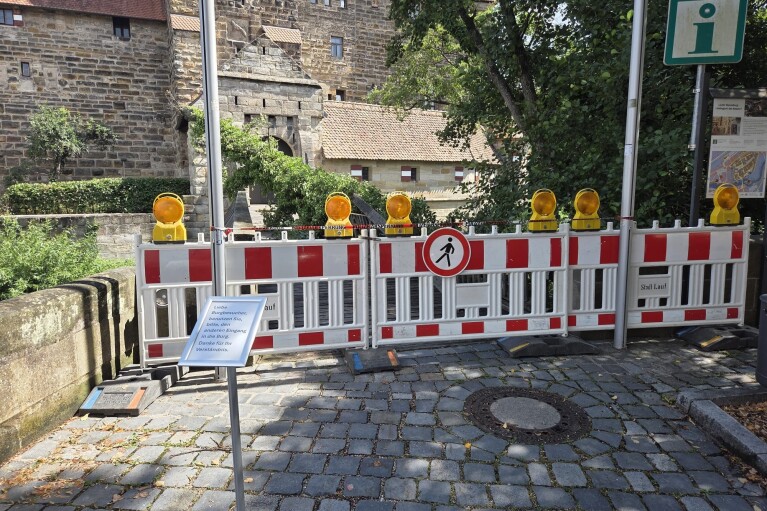Wenzelburg Brücke gesperrt Foto Stadt Lauf Wenzelburg Brücke gesperrt Foto Stadt Lauf