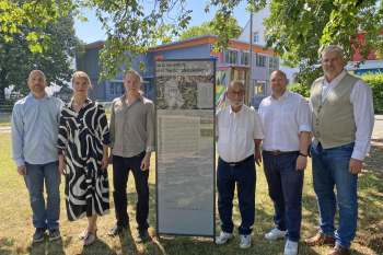 NS Projekt Stele Bertleinschule Foto Kirchmayer NS Projekt Stele Bertleinschule Foto Kirchmayer