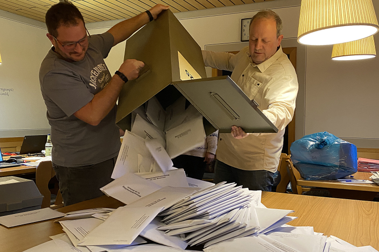 Urnensturz Kommunalwahl 2026 Foto Kirchmayer