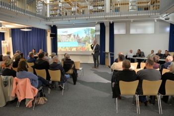 Bürgerversammlung Lauf rechts Foto Kirchmayer
