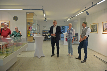 Two Ways Tree Art Vernissage Kirchmayer Two Ways Tree Art Vernissage Kirchmayer
