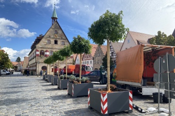 Pflanzgefäße Marktplatz Foto Kirchmayer