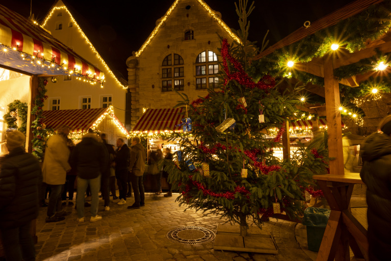 Marktplatz Weihnachtsmarkt Foto Marcus Fuchs